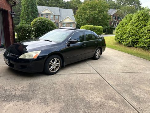Used 2006 Honda Accord EX image 2