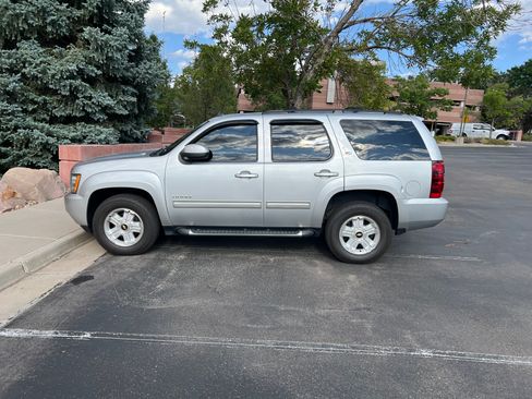Used 2011 Chevrolet Tahoe LT w/ Luxury Package AWD/4WD image 4