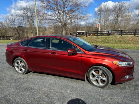 Used 2014 Ford Fusion SE w/ Equipment Group 201A image 2