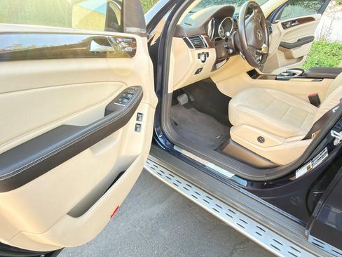 Used 2017 Mercedes-Benz GLS 450 4MATIC image 9