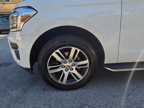 Used 2023 Ford Expedition Max Limited image 15