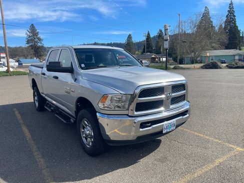 Used 2015 RAM 2500 Tradesman w/ Chrome Appearance Group image 4