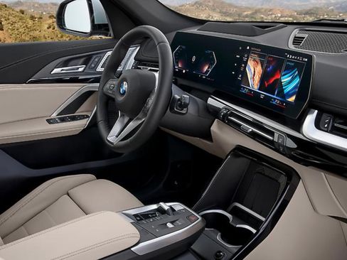 Used 2023 BMW X1 xDrive28i w/ Premium Package AWD/4WD image 9