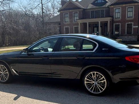 Used 2019 BMW 530e xDrive w/ Convenience Package image 1