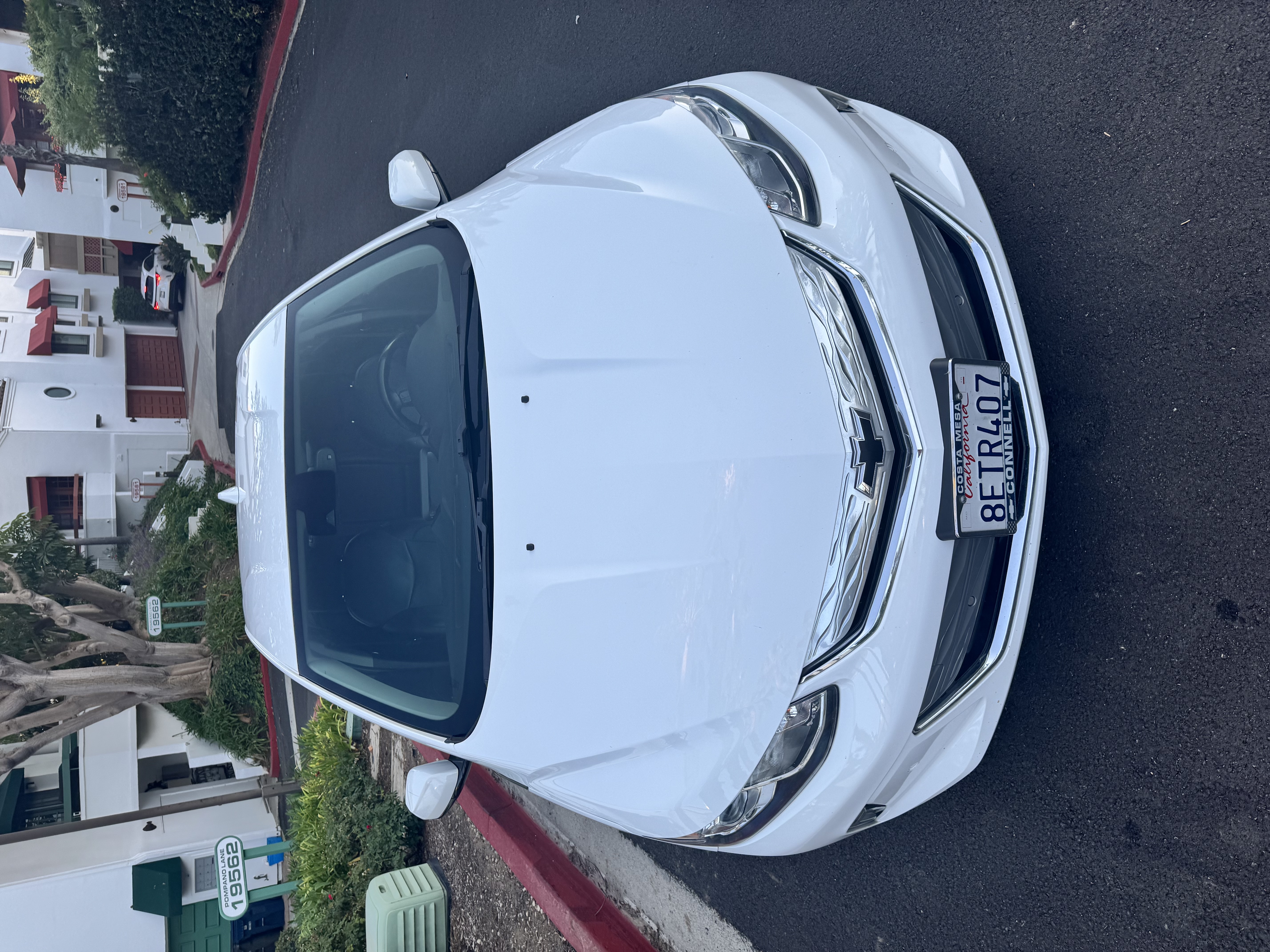Used 2018 Chevrolet Volt Premier w/ Driver Confidence Package FWD image 2