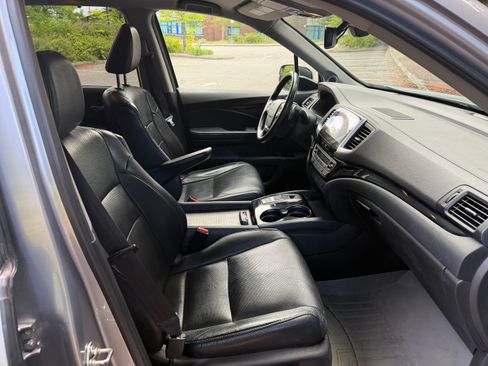 Used 2016 Honda Pilot Elite image 6