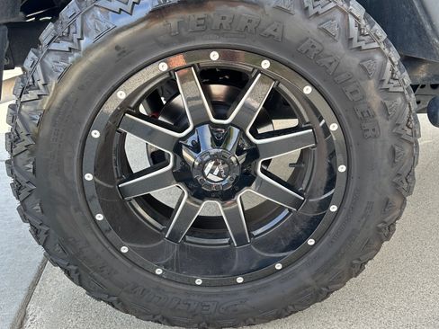 Used 2018 Jeep Wrangler Unlimited Sport image 27