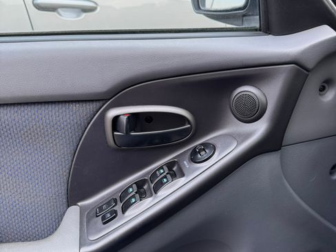 Used 2006 Hyundai Elantra GT FWD image 16