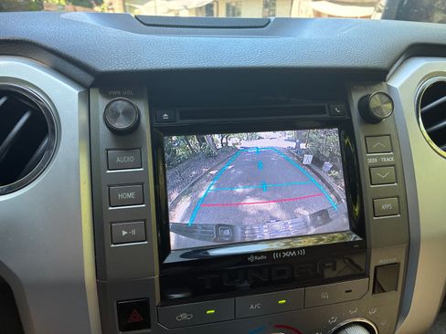 Used 2014 Toyota Tundra SR5 w/ SR5 Upgrade Package AWD/4WD image 15