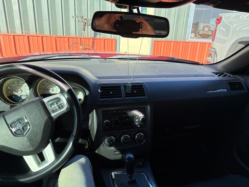 Used 2011 Dodge Challenger R/T image 11