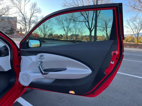 Used 2011 Honda CR-Z EX image 12