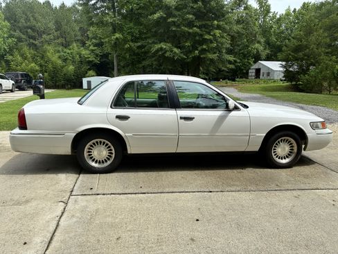 Used 2001 Mercury Grand Marquis LS RWD image 2