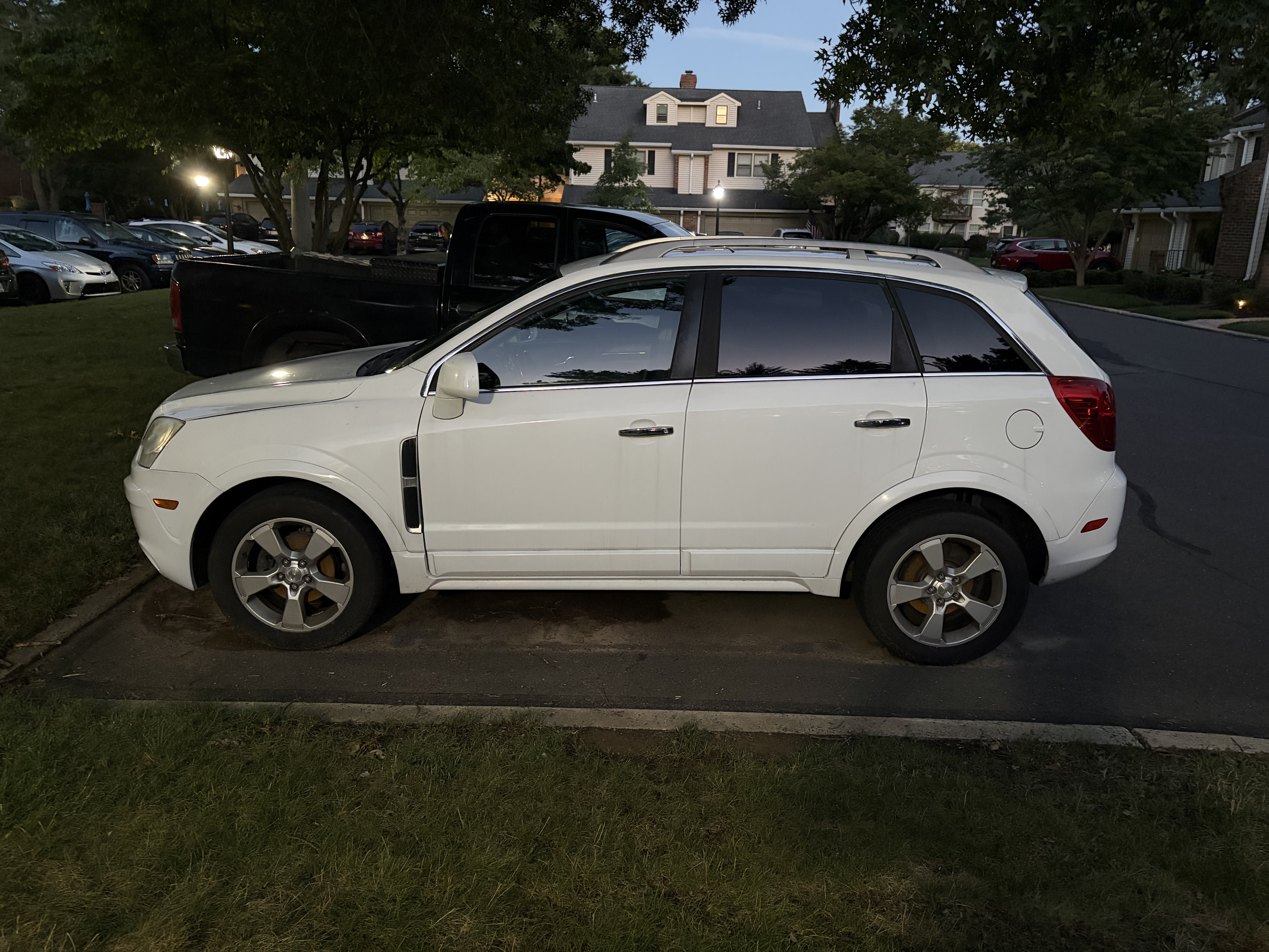 Used 2014 Chevrolet Captiva Sport LTZ FWD image 5