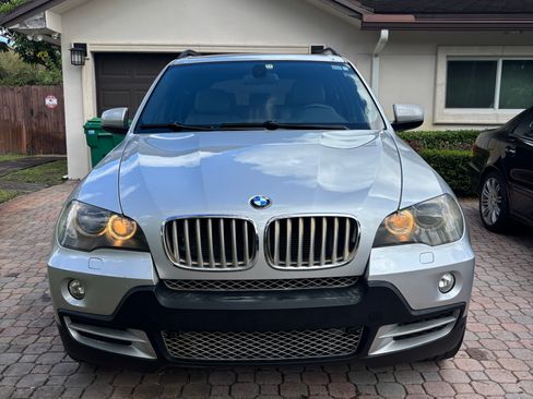 Used 2009 BMW X5 xDrive48i image 2
