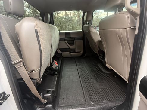 Used 2019 Ford F250 XL w/ Power Equipment Group image 6