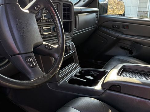 Used 2004 Chevrolet Silverado 2500 LT w/ Skid Plate Package image 6