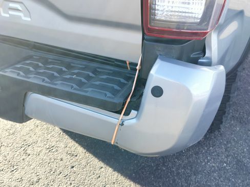 Used 2019 Toyota Tacoma TRD Off-Road w/ Technology Package image 1