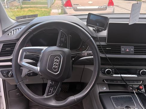 Used 2019 Audi Q5 2.0T Premium Plus w/ Premium Plus Package AWD/4WD image 11