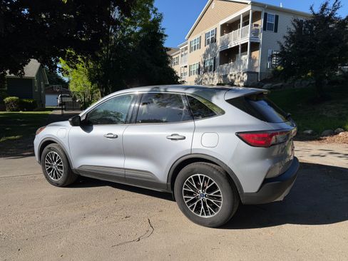 Used 2022 Ford Escape SE w/ Convenience Package FWD image 2
