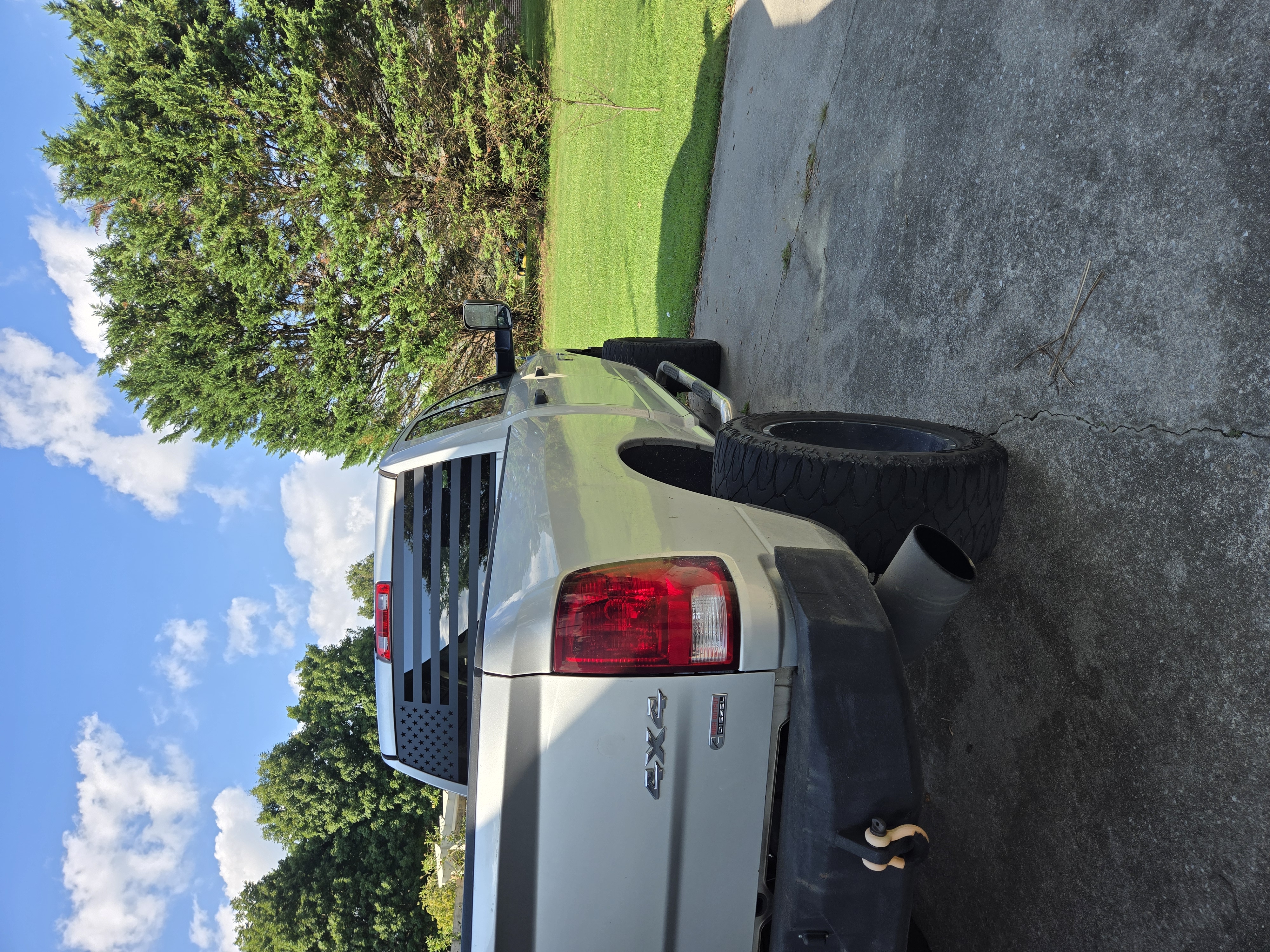 Used 2012 RAM 2500 ST w/ Chrome Appearance Group AWD/4WD image 4