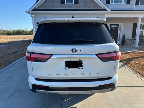 Used 2023 Toyota Sequoia Capstone image 5