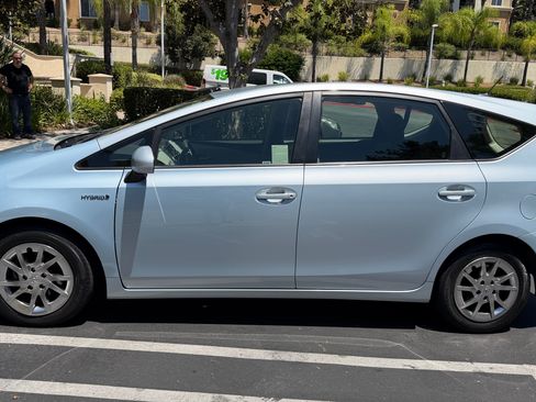 Used 2015 Toyota Prius V Three FWD image 1