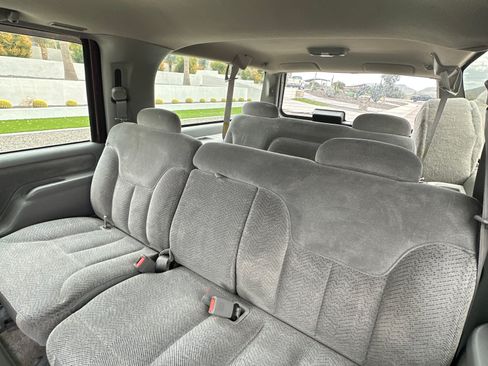Used 1997 Chevrolet Suburban 4WD w/ Preferred Equipment Group 2 image 16