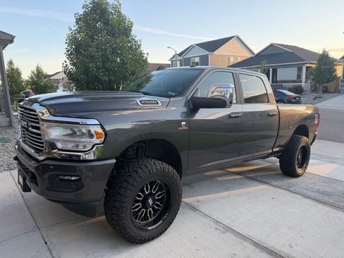 Used 2024 RAM 2500 Laramie AWD/4WD image 2
