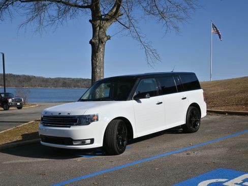 Used 2019 Ford Flex SEL w/ Equipment Group 202A image 2