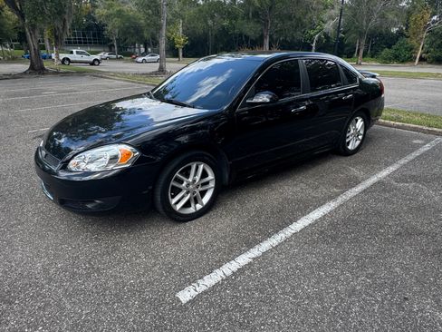 Used 2013 Chevrolet Impala LTZ FWD image 4