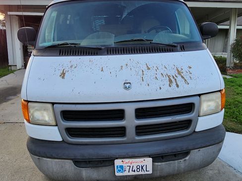 Used 1998 Dodge B3500 image 5