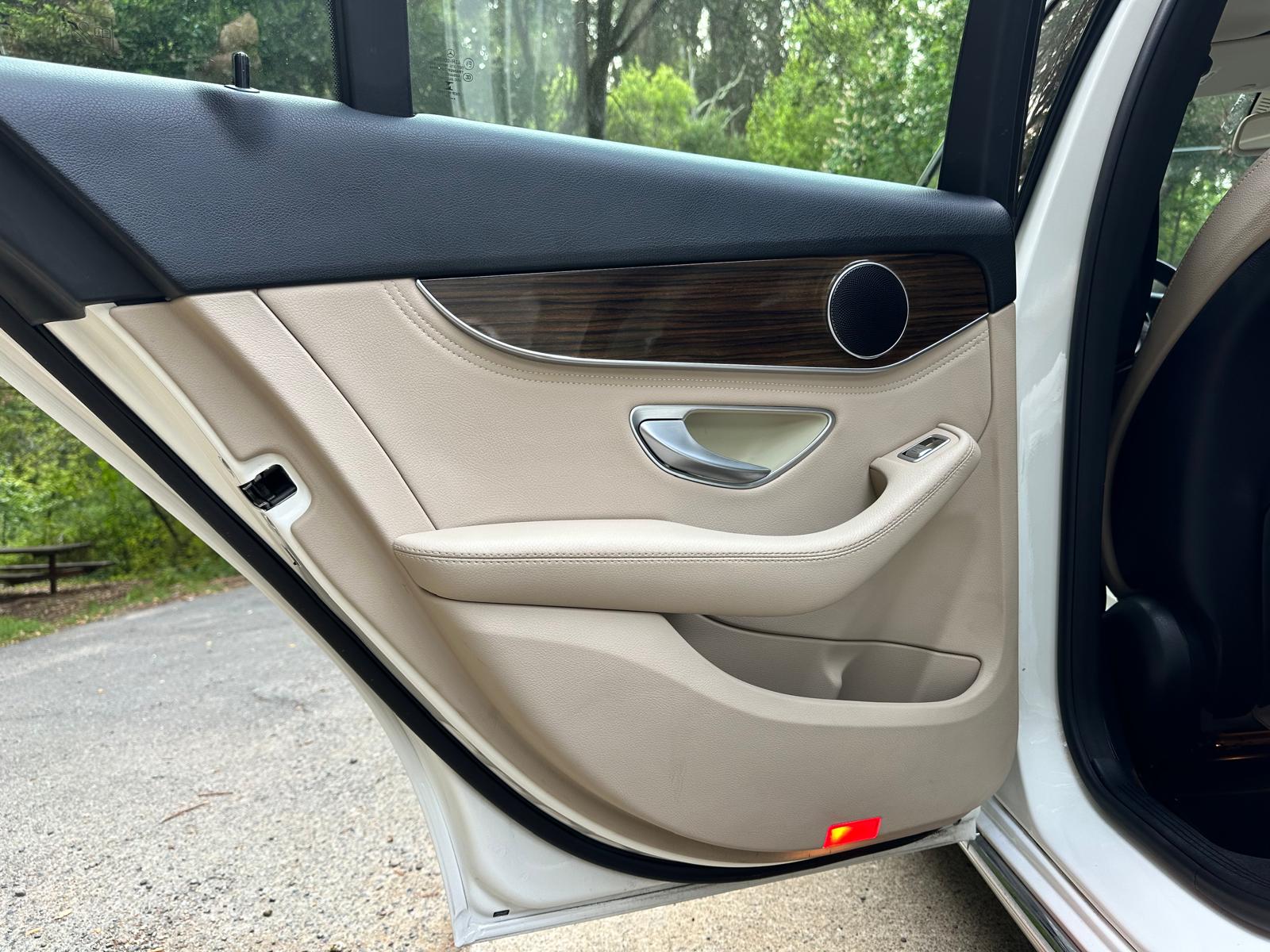 Used 2015 Mercedes-Benz C 300 Sedan image 20