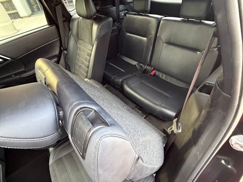 Used 2025 Mitsubishi Outlander SE image 16