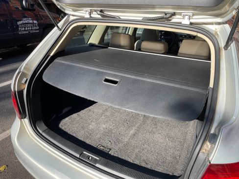 Used 2011 Volkswagen Jetta SE w/ Premium Pkg image 14