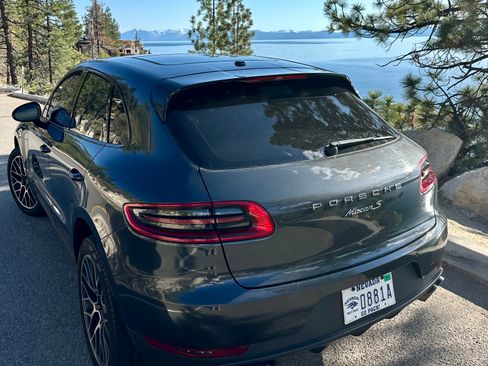 Used 2017 Porsche Macan S AWD/4WD image 2