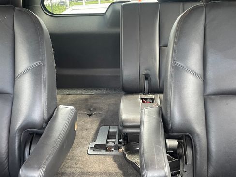 Used 2012 GMC Yukon SLT w/ SLT Chrome Package image 15