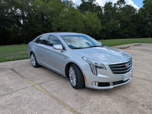 Used 2019 Cadillac XTS Luxury image 1