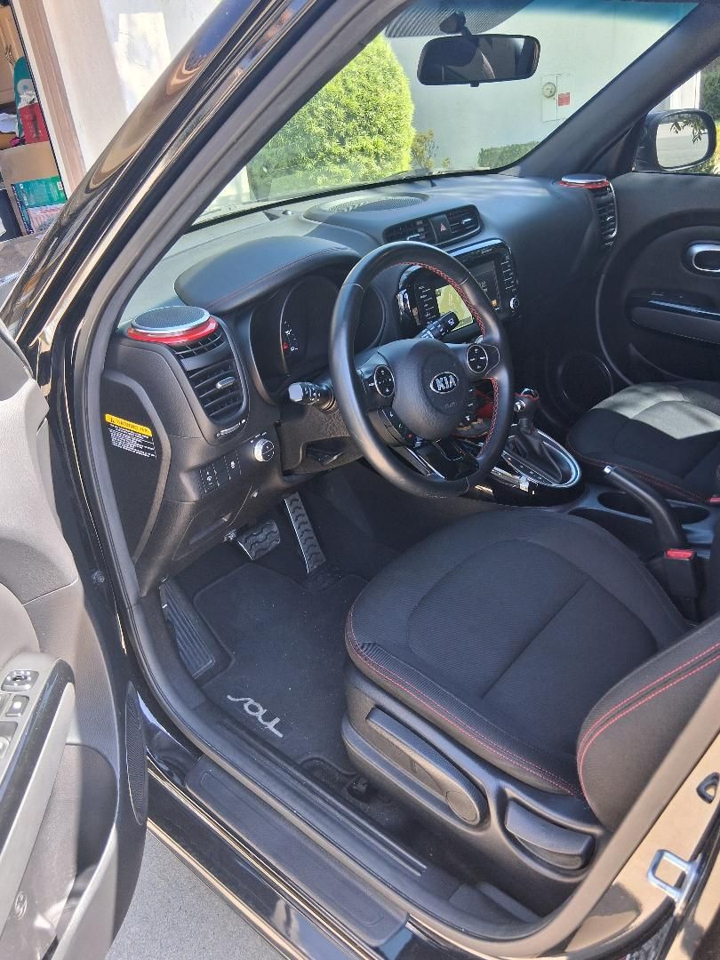Used 2016 Kia Soul + w/ Tarmac Special Edition FWD image 4