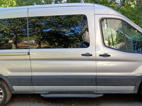 Used 2024 Ford Transit 350 XLT image 2