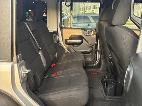 Used 2018 Jeep Wrangler Unlimited Sport image 2