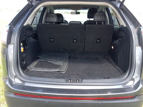 Used 2018 Ford Edge Titanium w/ Technology Package image 11