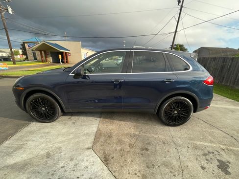 Used 2011 Porsche Cayenne S image 9