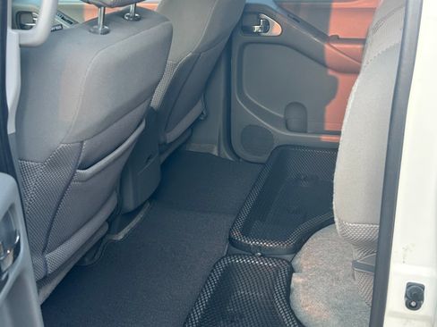 Used 2016 Nissan Frontier SV RWD image 13