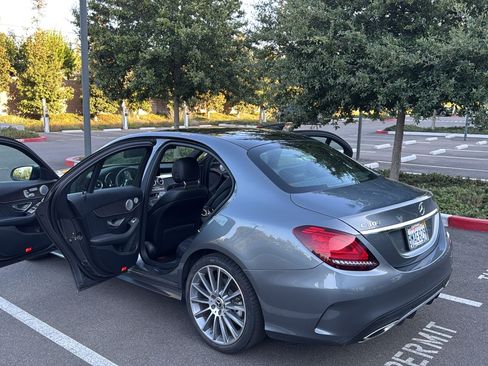 Used 2019 Mercedes-Benz C 300 Sedan image 18