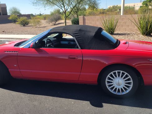 Used 2004 Ford Thunderbird image 11