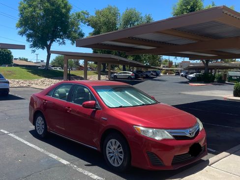 Used 2014 Toyota Camry LE FWD image 5