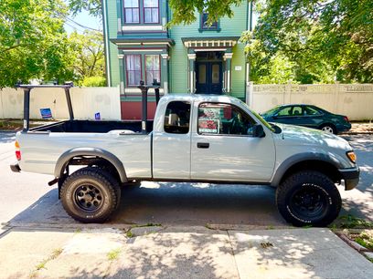 Used 2001 Toyota Tacoma 4x4 Xtracab V6 w/ SR5 Pkg w/ Chrome Pkg