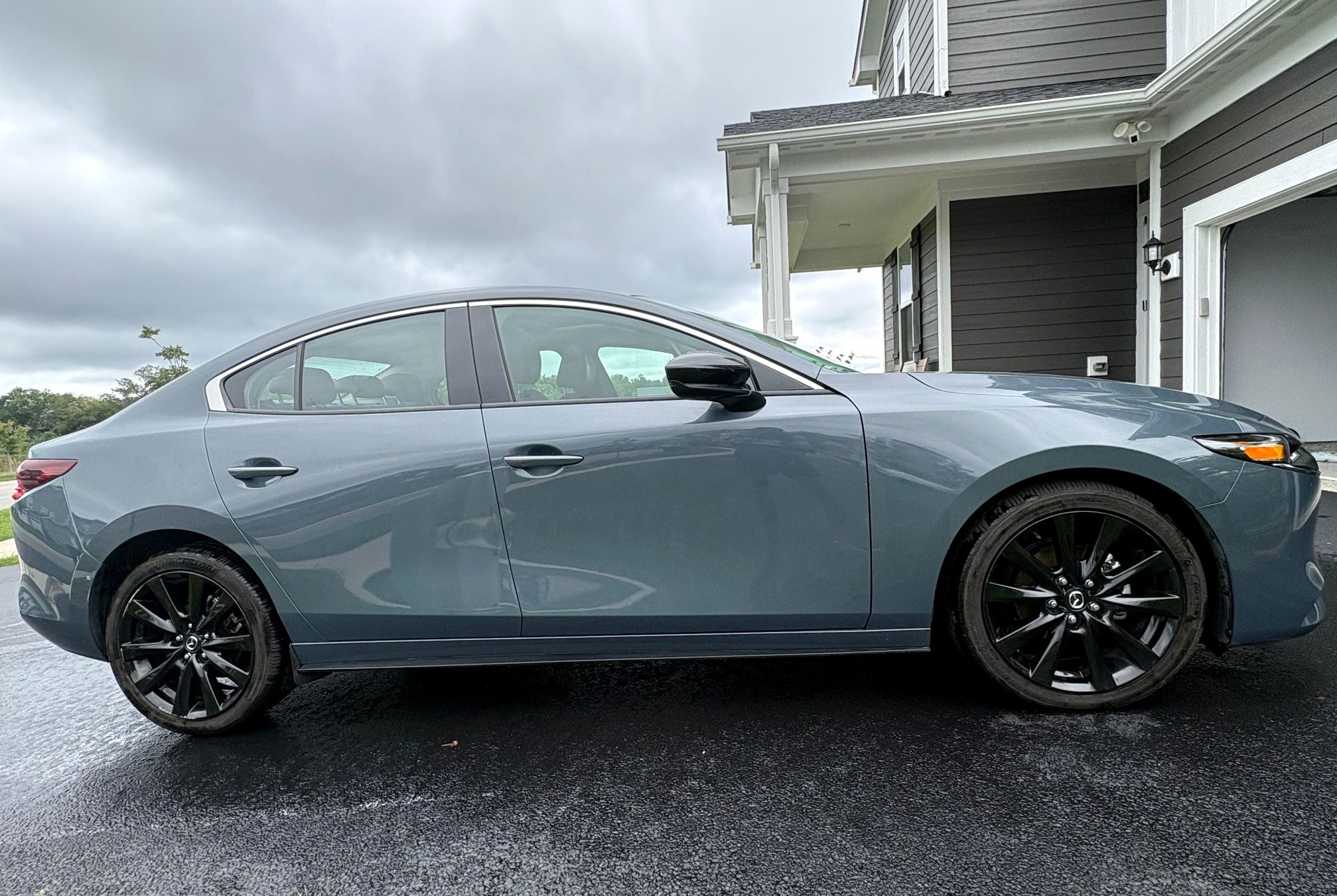 Used 2023 MAZDA MAZDA3 s FWD image 2