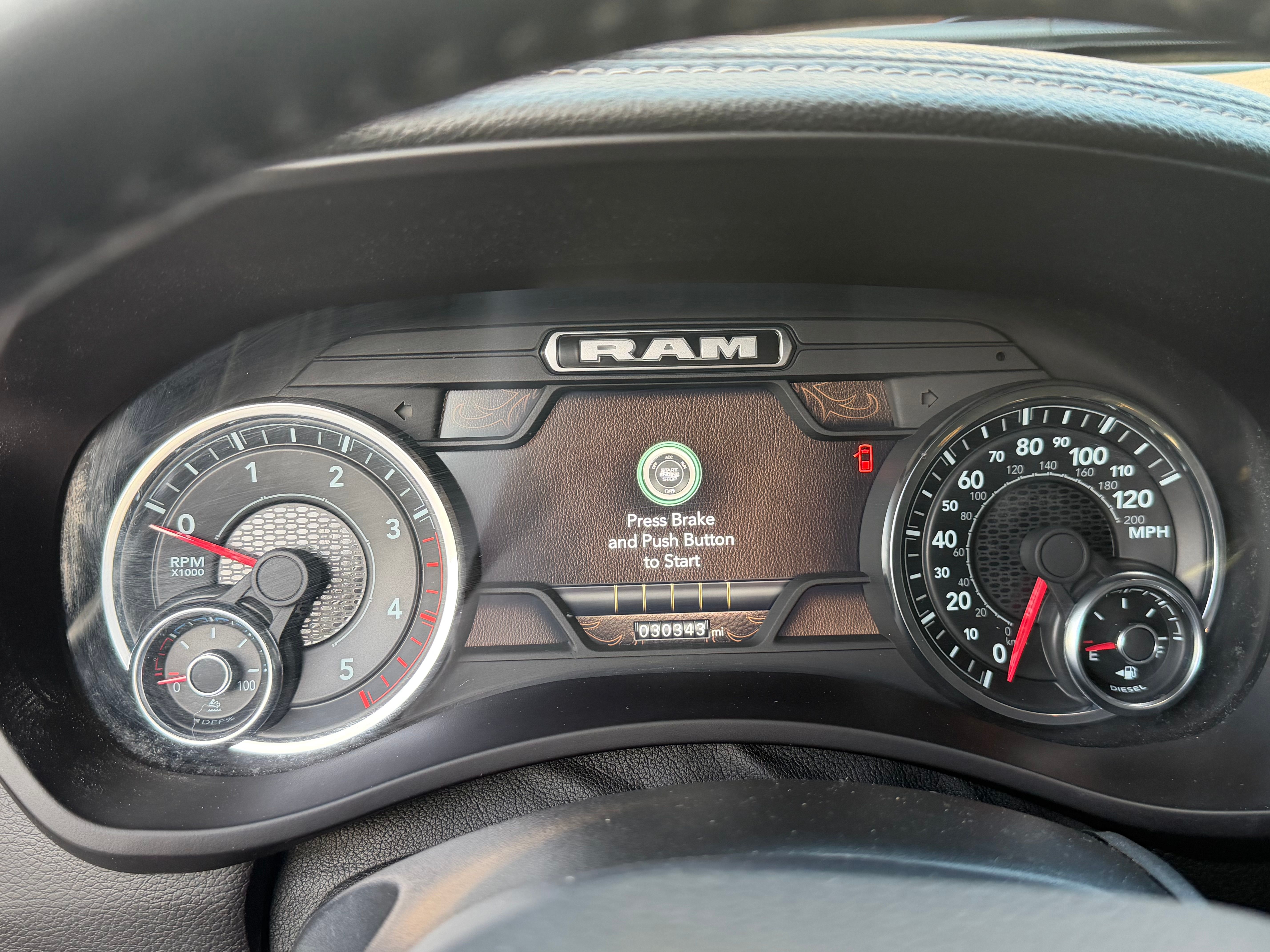 Used 2024 RAM 2500 Laramie AWD/4WD image 9