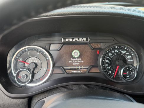 Used 2024 RAM 2500 Laramie AWD/4WD image 9